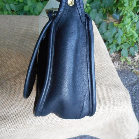 Vintage Coach Legacy Small Flap 9965, Dominican Republic, GUC in Black - Picture 4 of 8